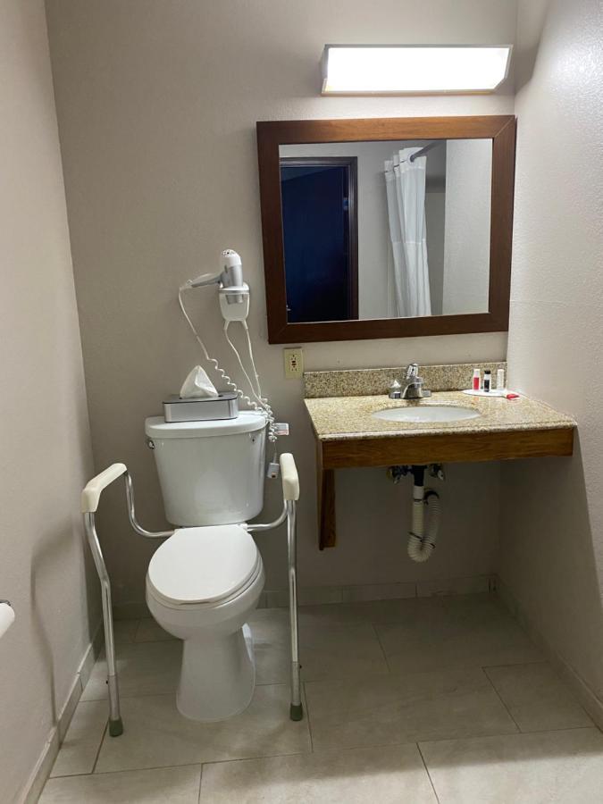 デイズ イン バイ ウィンダム ブランズウィック バス エリア 部屋 写真